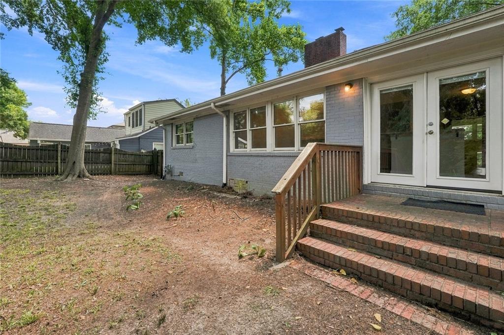208 Midvale Drive NE