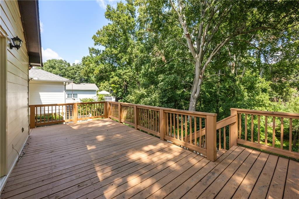 76 Peachtree Hills Avenue NE