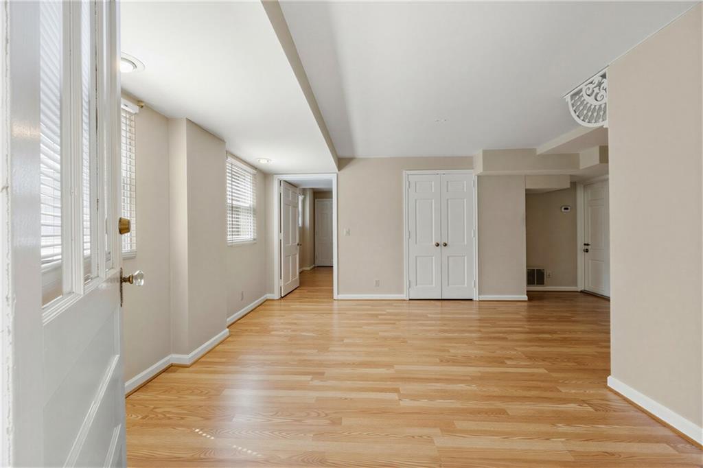 76 Peachtree Hills Avenue NE