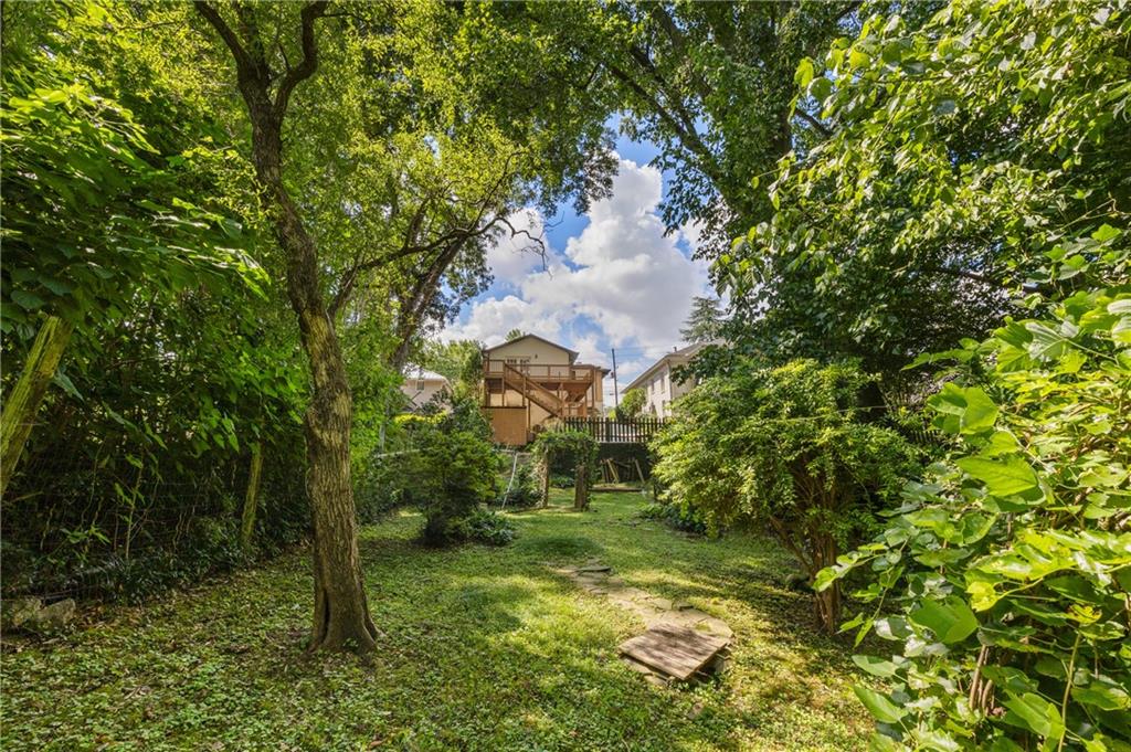 76 Peachtree Hills Avenue NE
