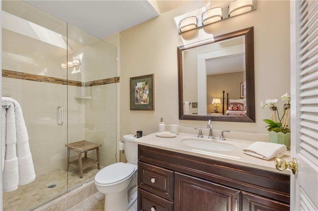 76 Peachtree Hills Avenue NE