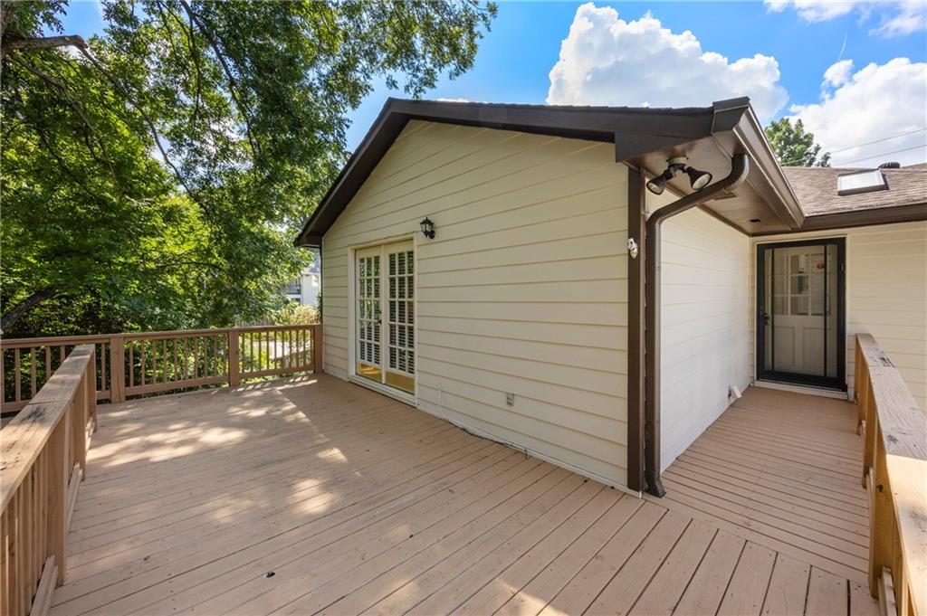 76 Peachtree Hills Avenue NE