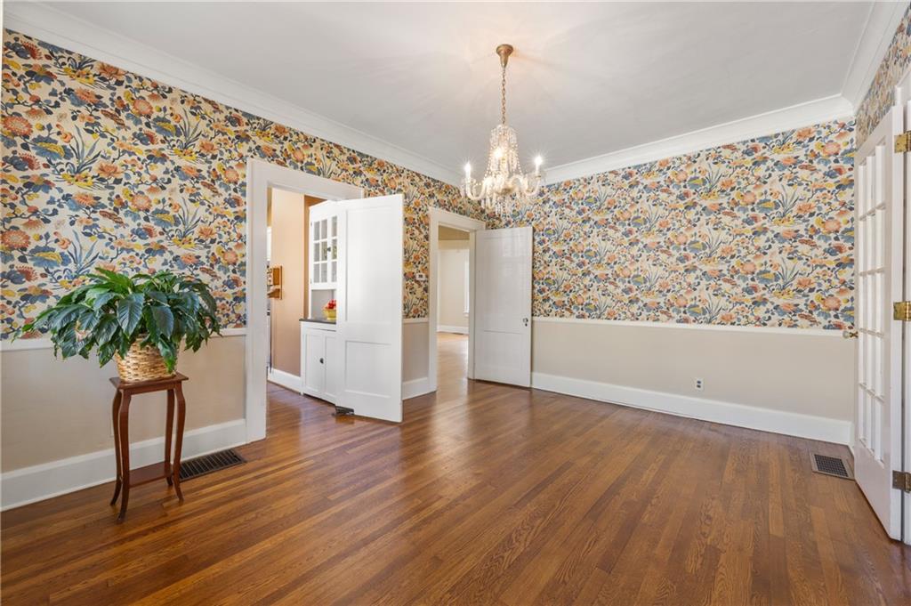 76 Peachtree Hills Avenue NE