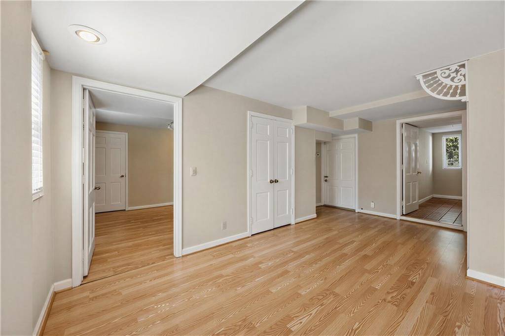 76 Peachtree Hills Avenue NE