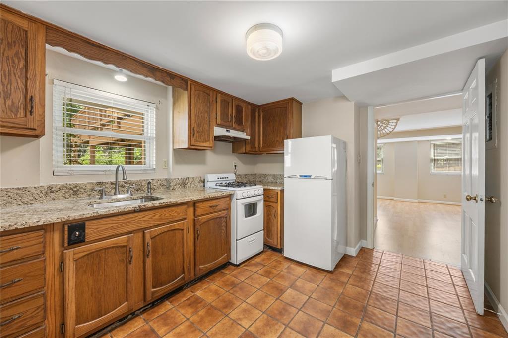 76 Peachtree Hills Avenue NE