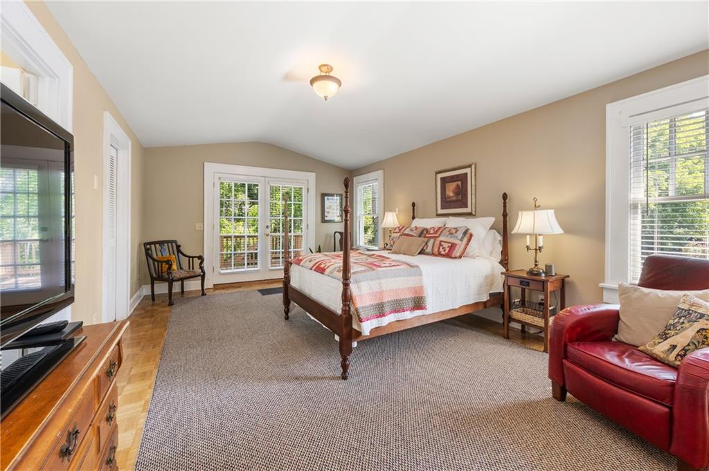 76 Peachtree Hills Avenue NE