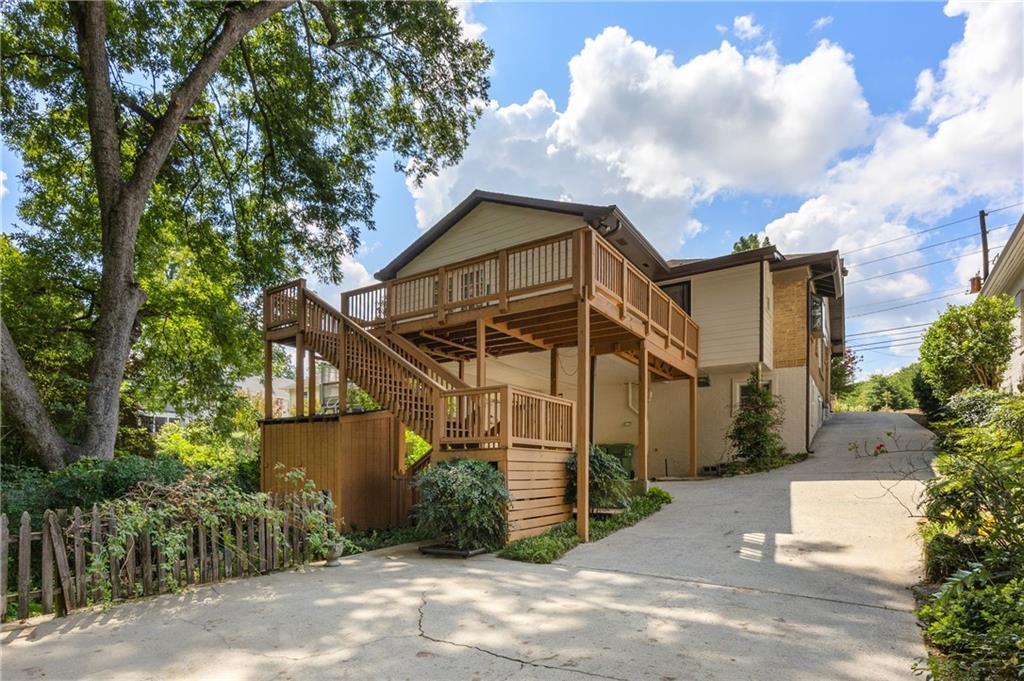 76 Peachtree Hills Avenue NE