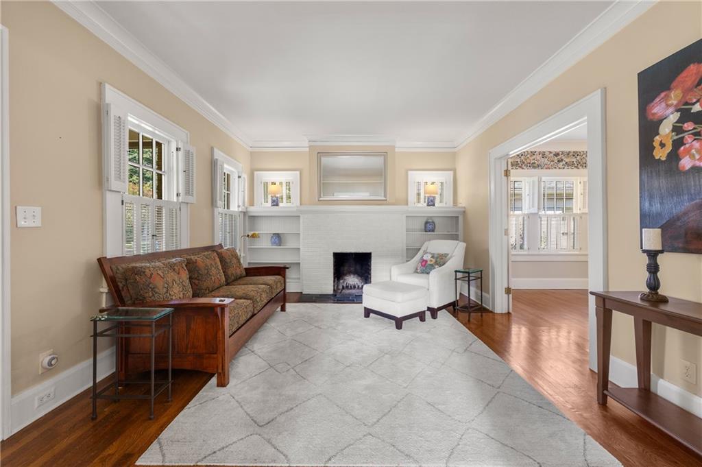 76 Peachtree Hills Avenue NE