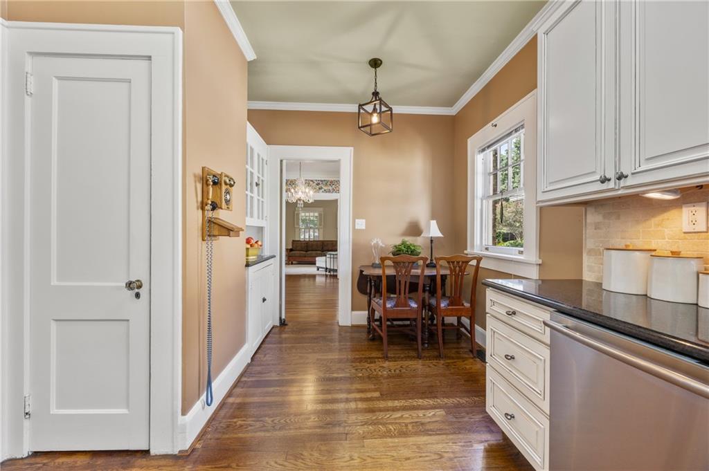 76 Peachtree Hills Avenue NE