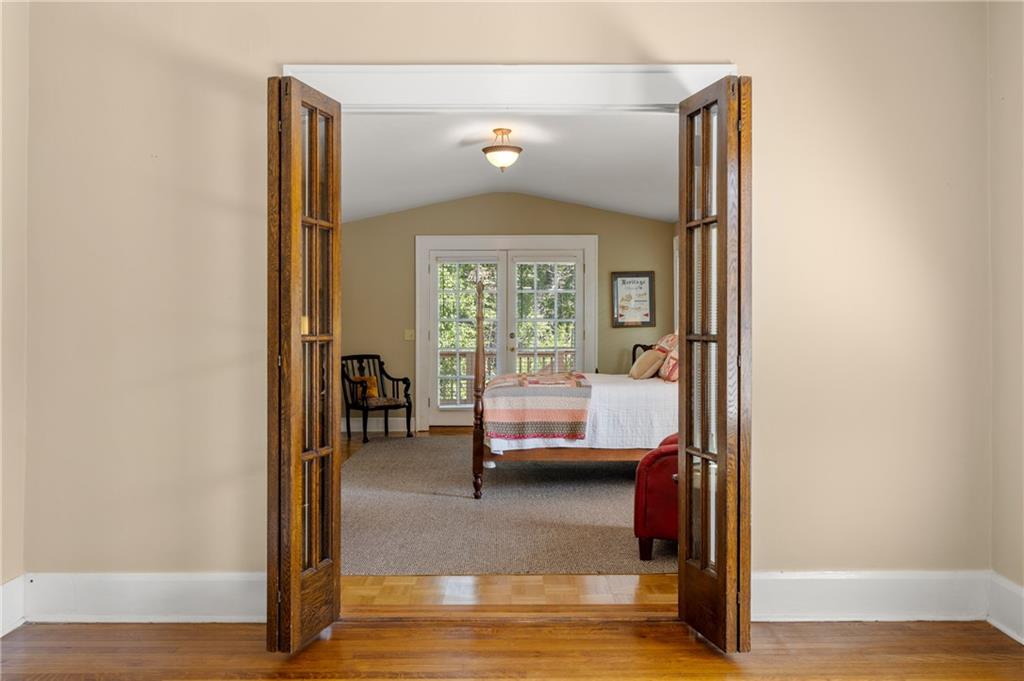 76 Peachtree Hills Avenue NE