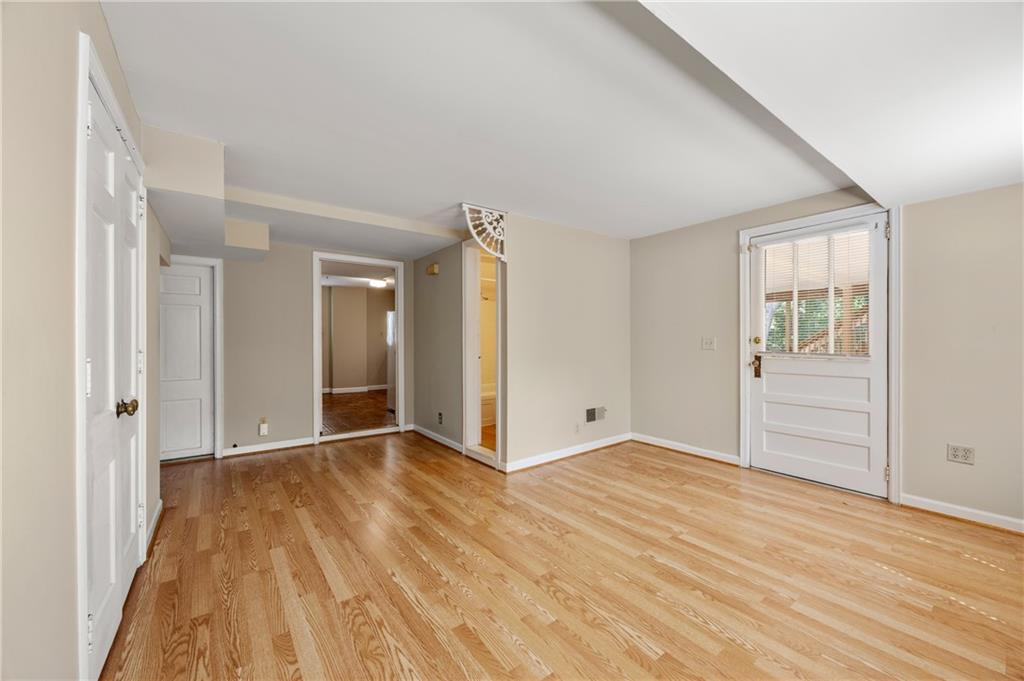 76 Peachtree Hills Avenue NE
