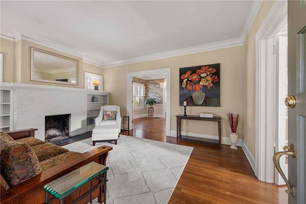 76 Peachtree Hills Avenue NE