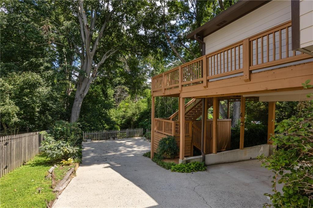 76 Peachtree Hills Avenue NE
