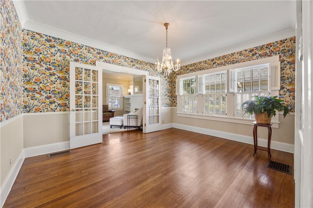 76 Peachtree Hills Avenue NE