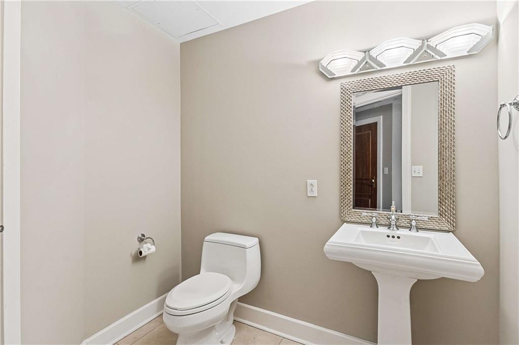 700 Park Regency Place NE Unit 707