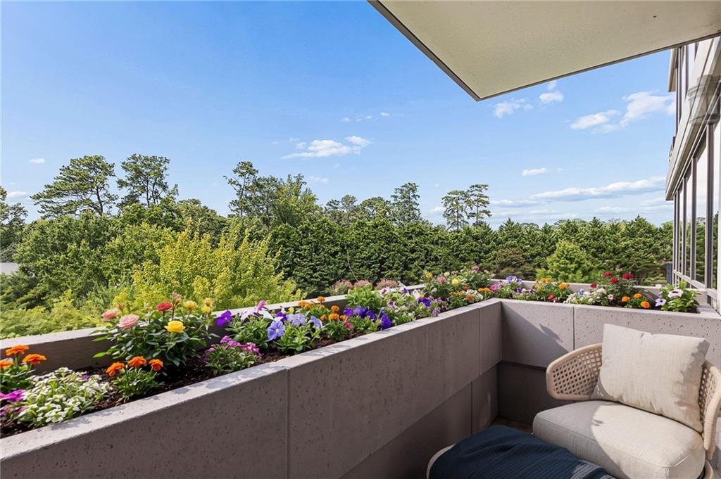 700 Park Regency Place NE Unit 707