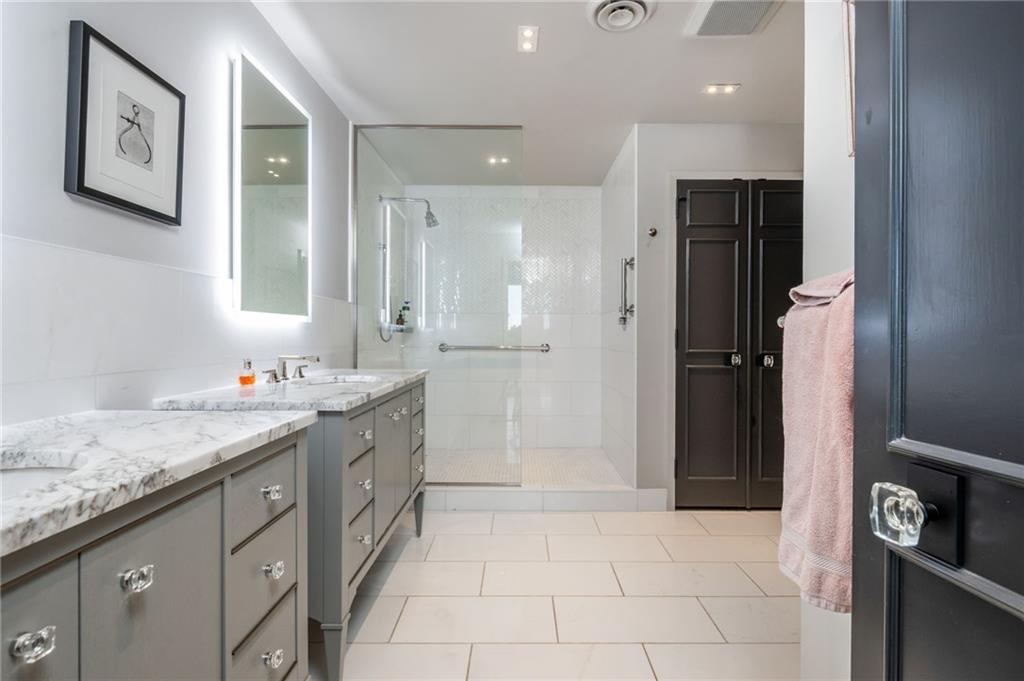 2660 Peachtree Road NW Unit 12C