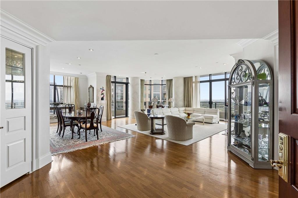 750 Park Avenue NE Unit 19W