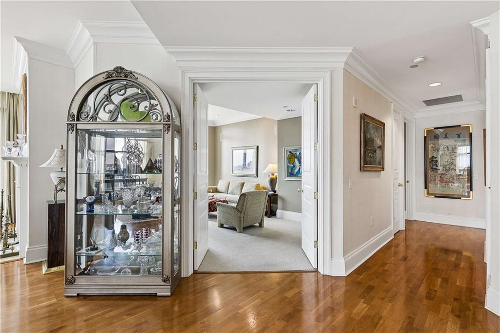 750 Park Avenue NE Unit 19W