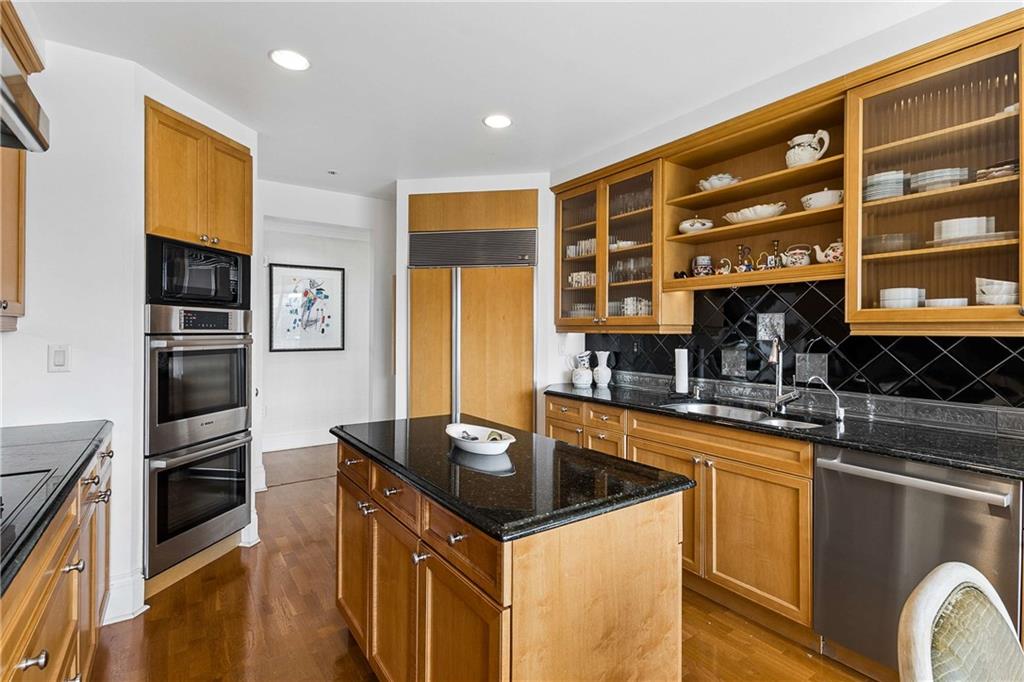 750 Park Avenue NE Unit 19W