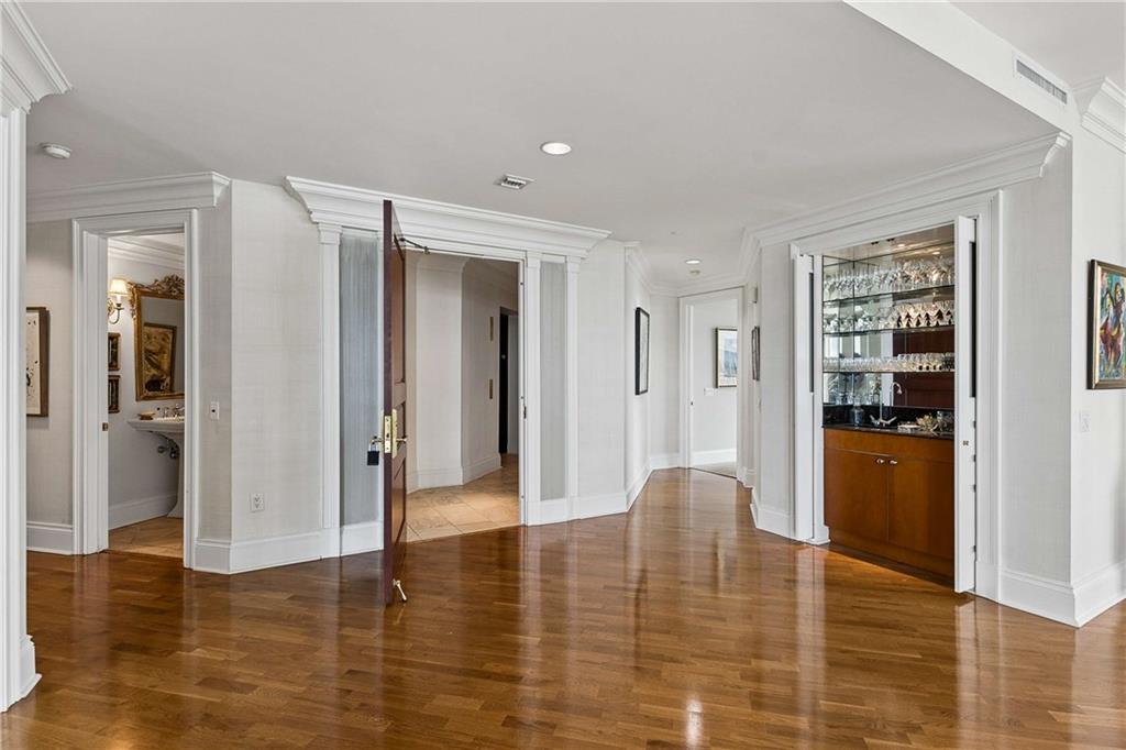750 Park Avenue NE Unit 19W
