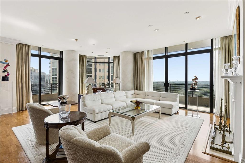 750 Park Avenue NE Unit 19W