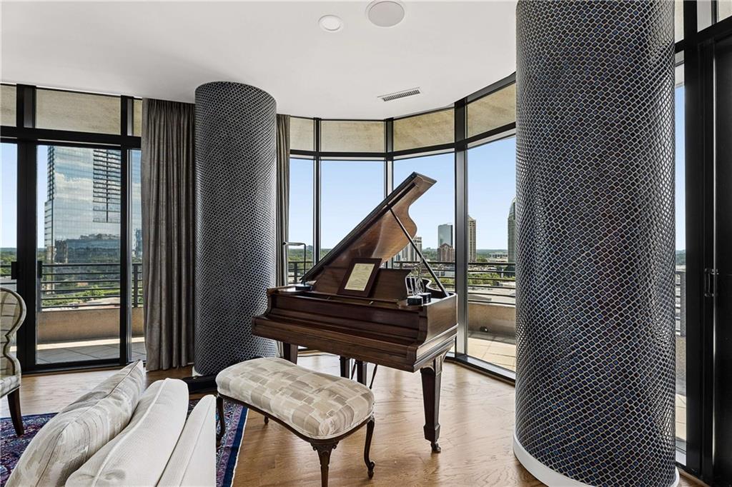 750 Park Avenue NE Unit 15SE