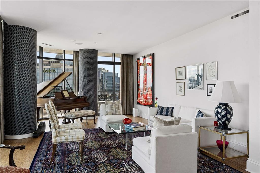 750 Park Avenue NE Unit 15SE