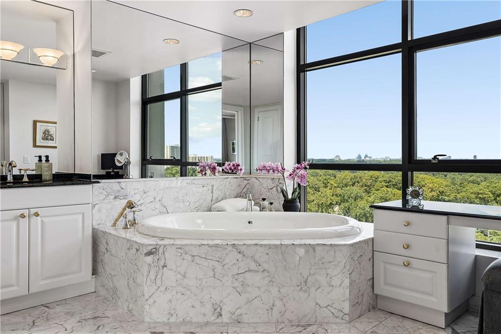 750 Park Avenue NE Unit 15SE