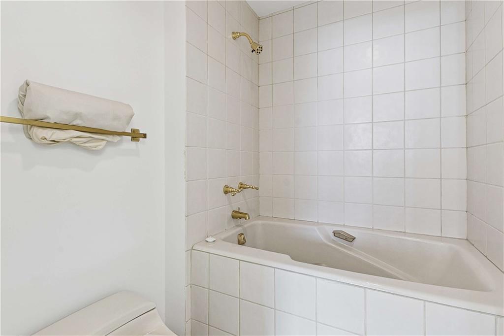 2660 Peachtree Road NW Unit 6D