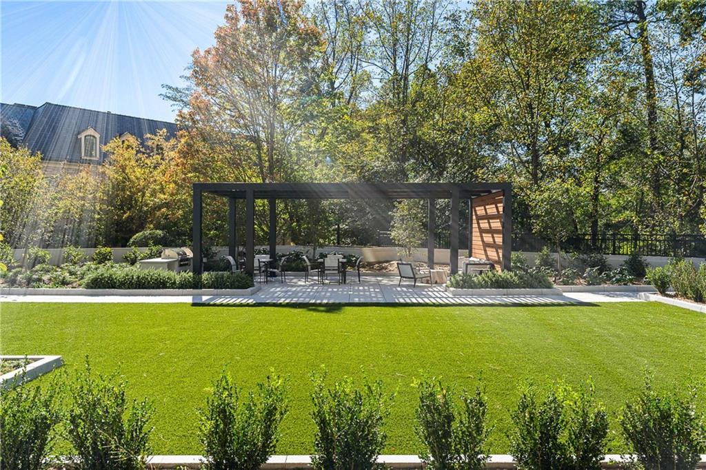 2660 Peachtree Road NW Unit 6D