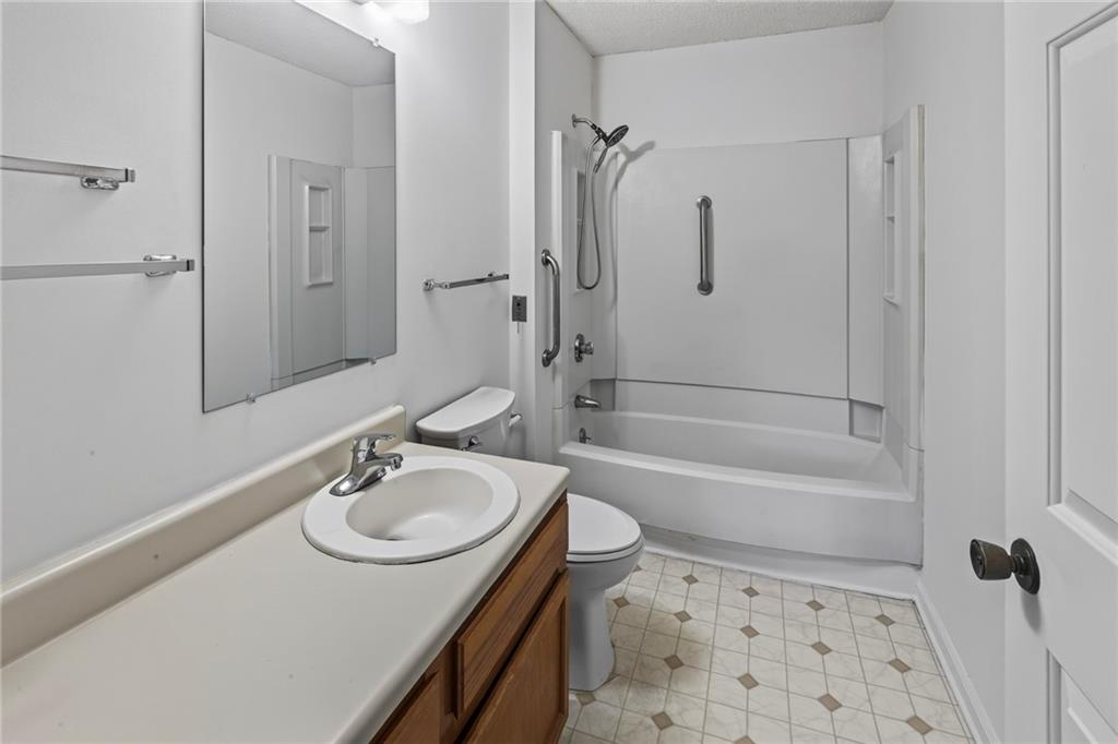 300 Johnson Ferry Road NE Unit B315