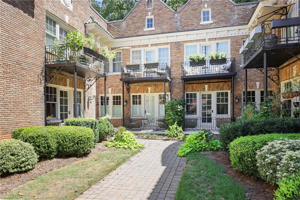 907 Piedmont Avenue NE Unit 11