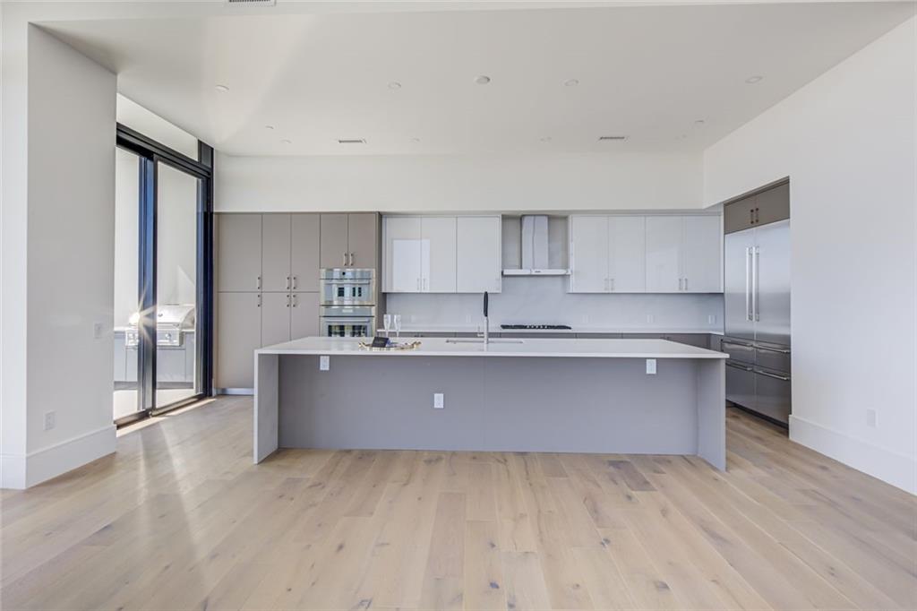 2425 Peachtree Road NE Unit 1605