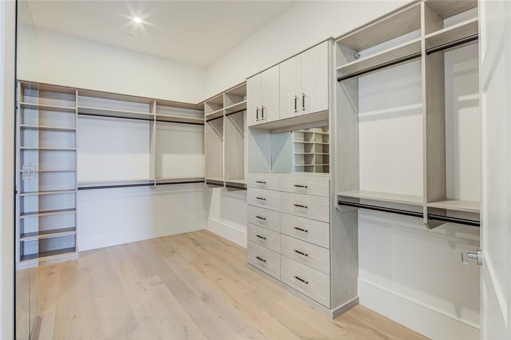 2425 Peachtree Road NE Unit 1605