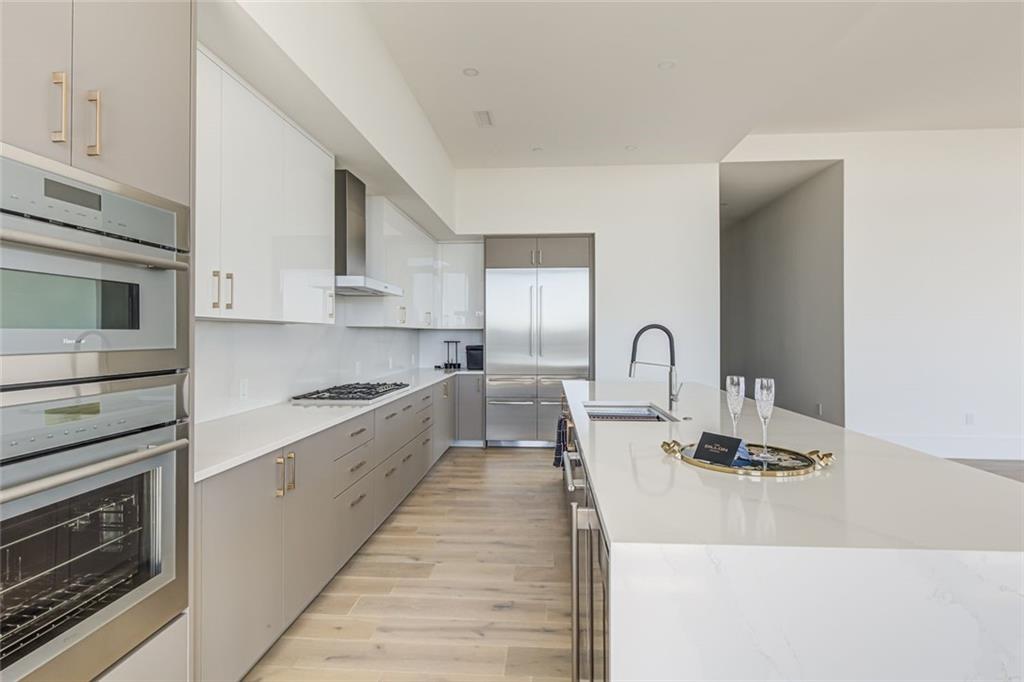 2425 Peachtree Road NE Unit 1605