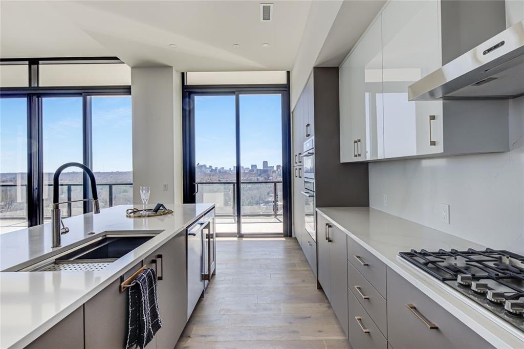 2425 Peachtree Road NE Unit 1605