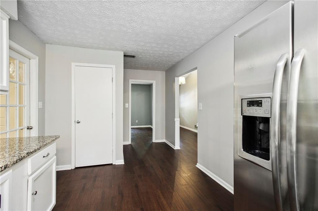 455 Barrington Drive W