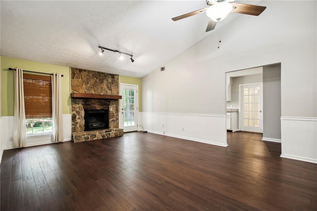 455 Barrington Drive W