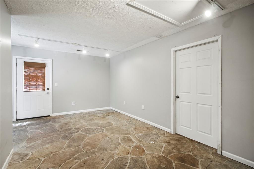 455 Barrington Drive W