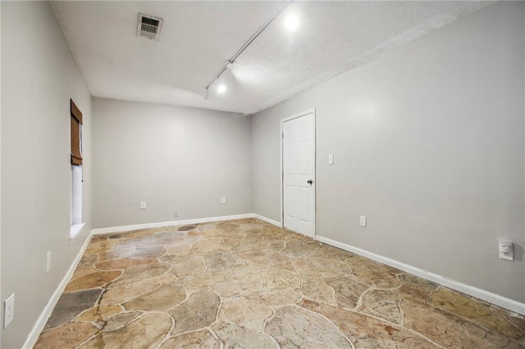 455 Barrington Drive W