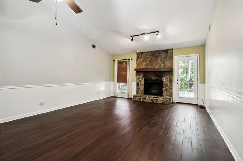 455 Barrington Drive W