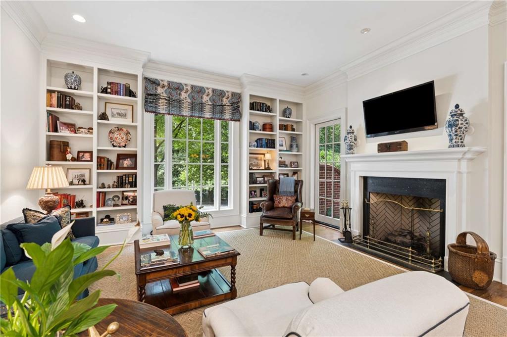 39 W Wesley Road NW Unit 1