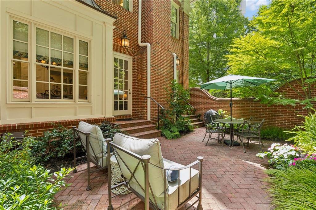 39 W Wesley Road NW Unit 1