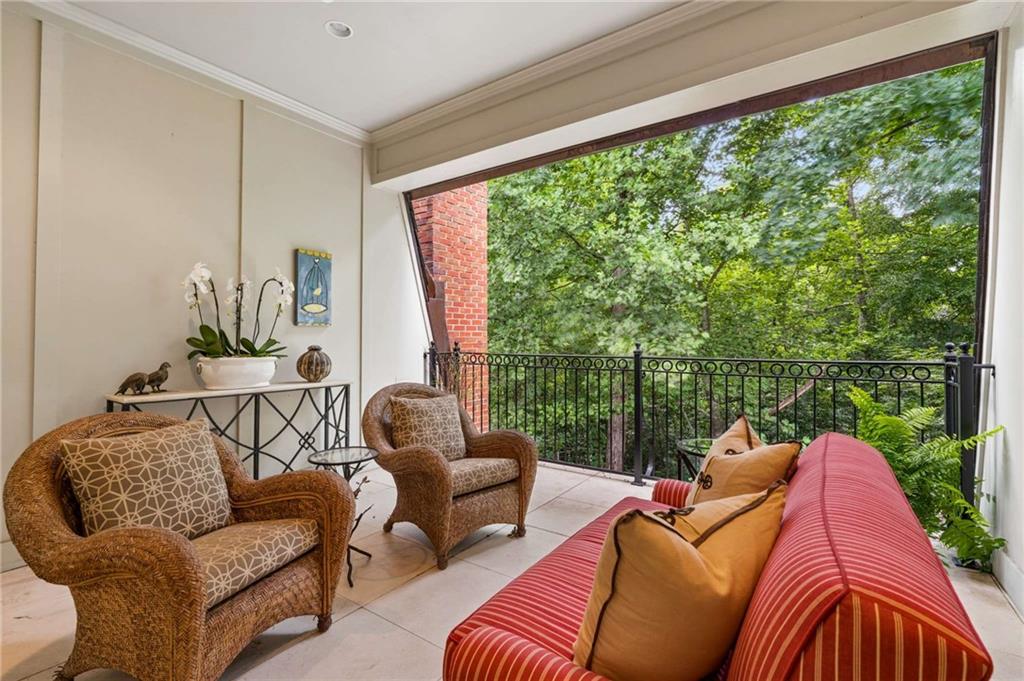 39 W Wesley Road NW Unit 1