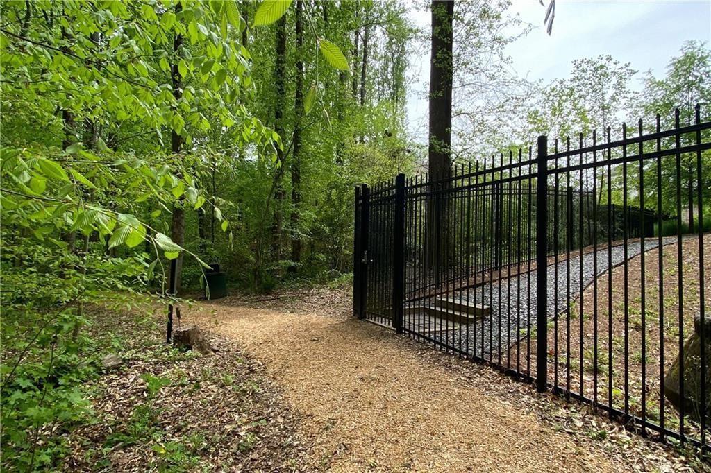 2565 Milford Lane