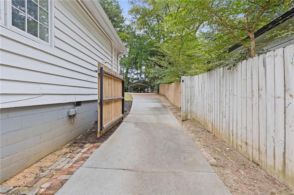 1116 Lindridge Drive NE
