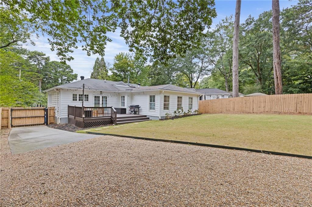 1116 Lindridge Drive NE