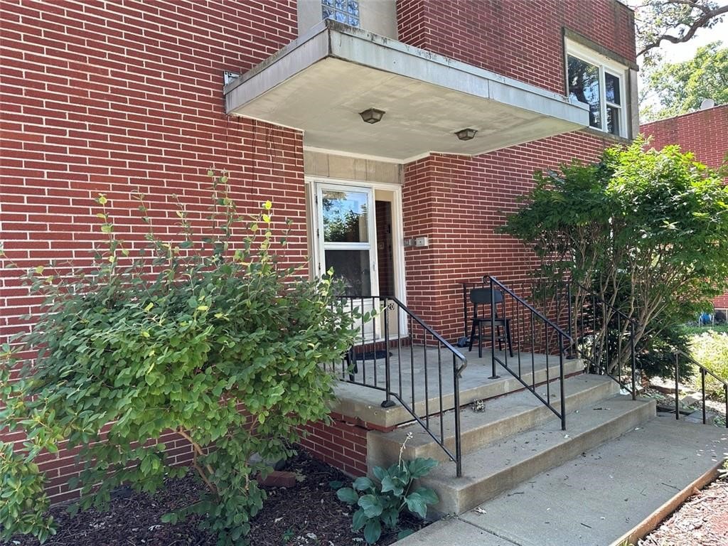 4220 Ingersoll Avenue 203