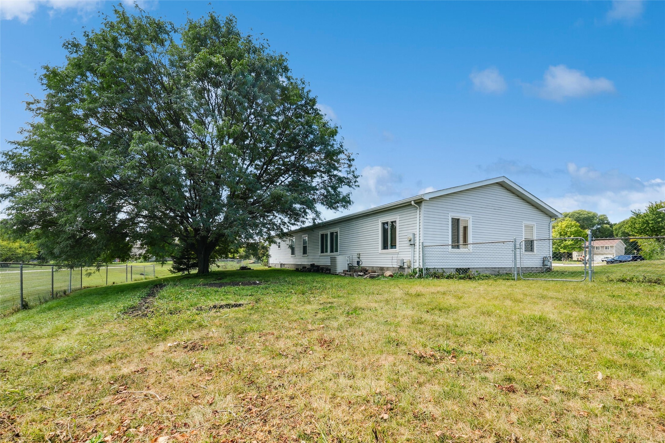 514 SE Marigold Court